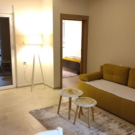 Apartman Front Šid Exteriör bild